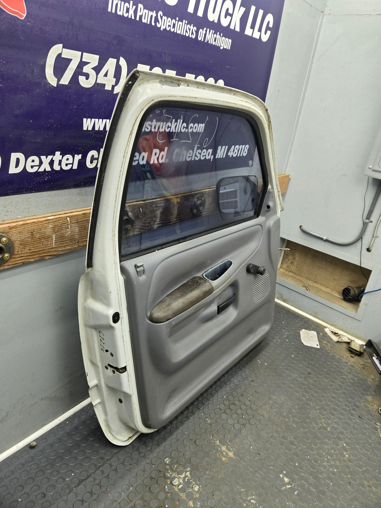 1994-2002 Dodge Ram 2nd Gen LH Driver Side Front Door Regular Cab / 2 Door Ext Cab 1500 2500 3500 ROUND CORNER