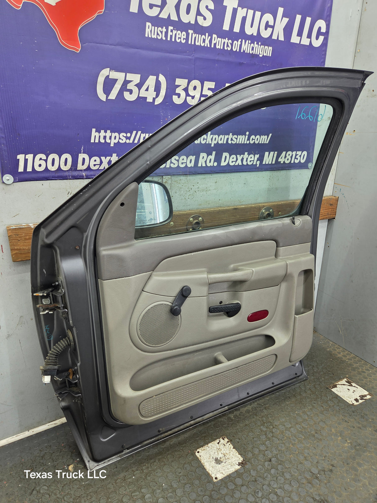 2003-2008 Dodge Ram 3rd Gen Passenger Side Front Regular Cab Door 1500 2500 3500 4500 5500
