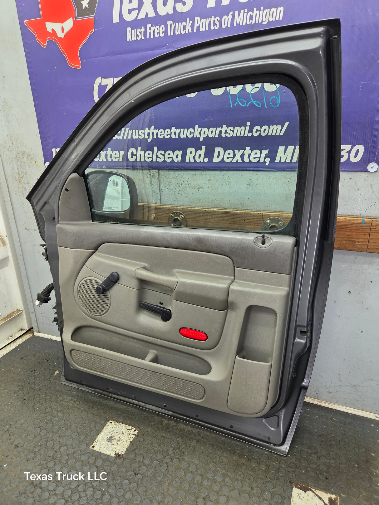 2003-2008 Dodge Ram 3rd Gen Passenger Side Front Regular Cab Door 1500 2500 3500 4500 5500