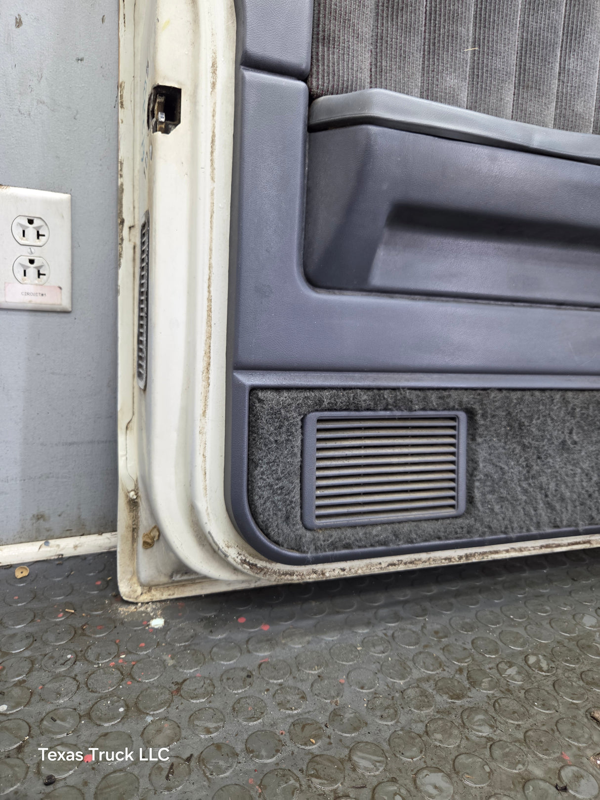 1992-1996 Dodge Dakota LH Driver Side Front Door