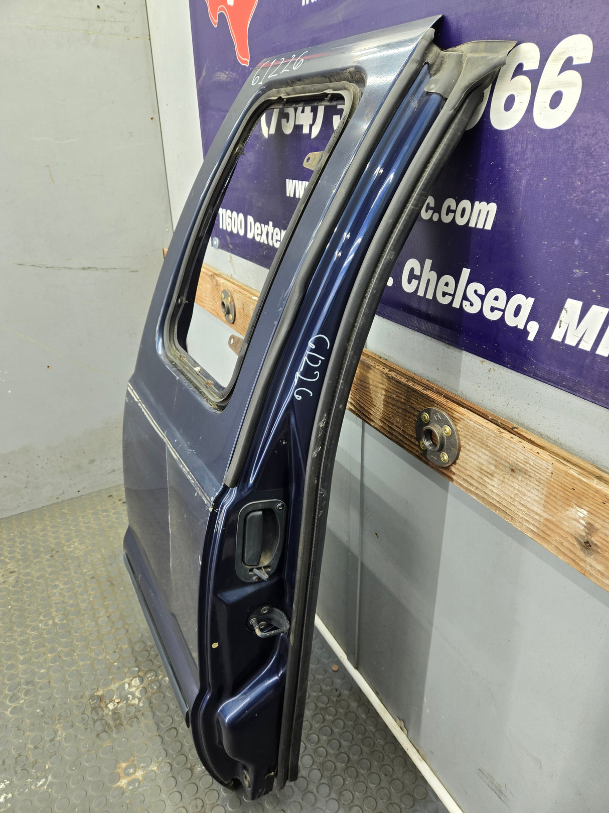 1999-2007 Ford Super Duty F250 F350 F450 F550 RH Extended Cab Passenger Rear Door