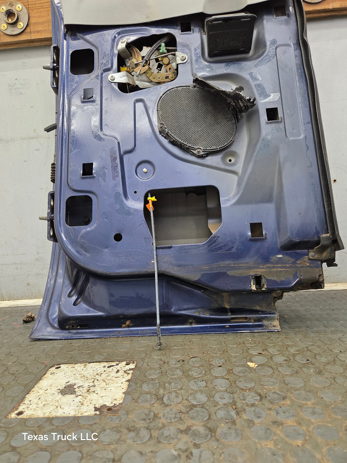 1999-2007 Ford Super Duty F250 F350 F450 F550 LH Extended Cab Driver Side Rear Door