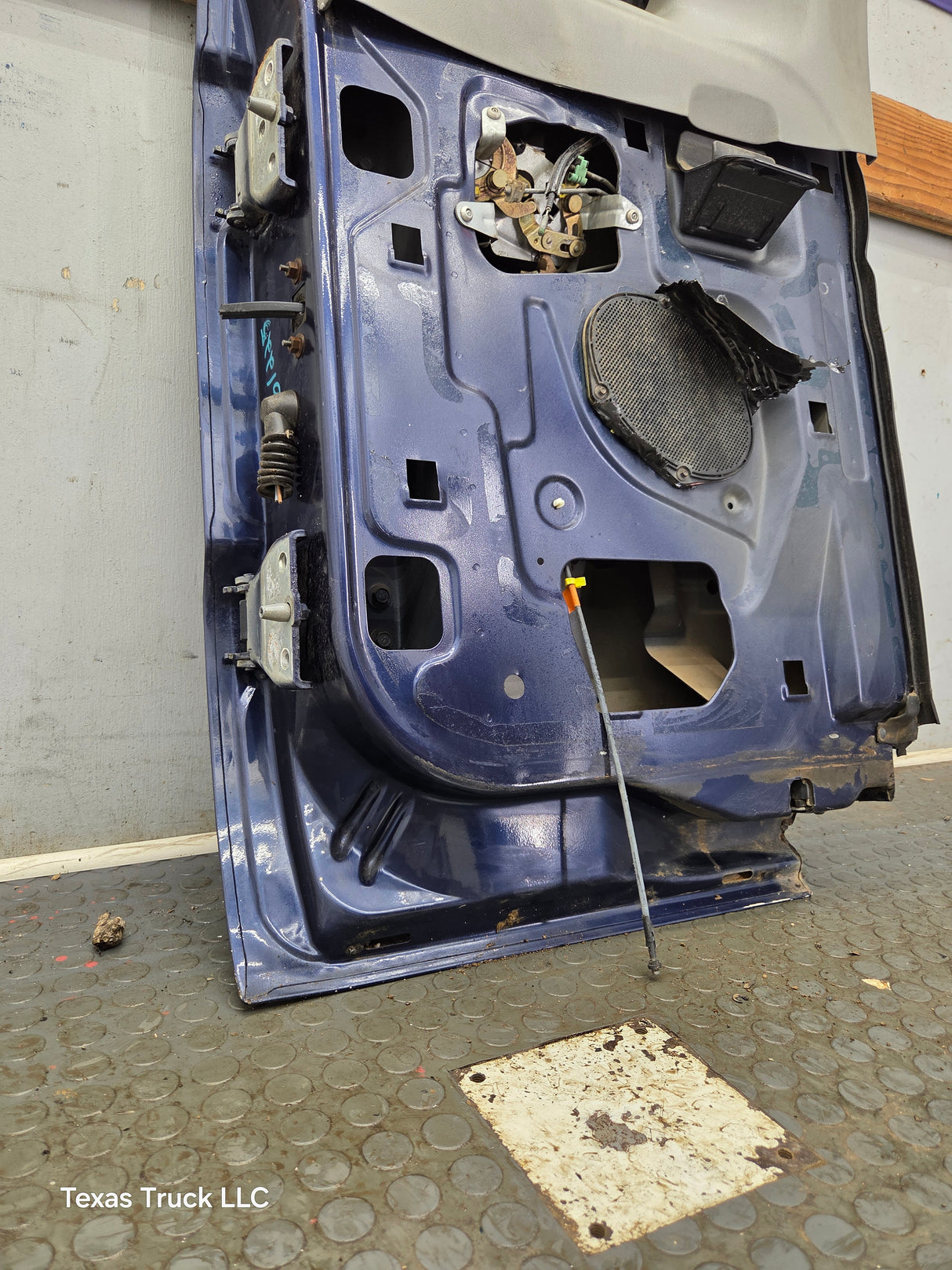 1999-2007 Ford Super Duty F250 F350 F450 F550 LH Extended Cab Driver Side Rear Door