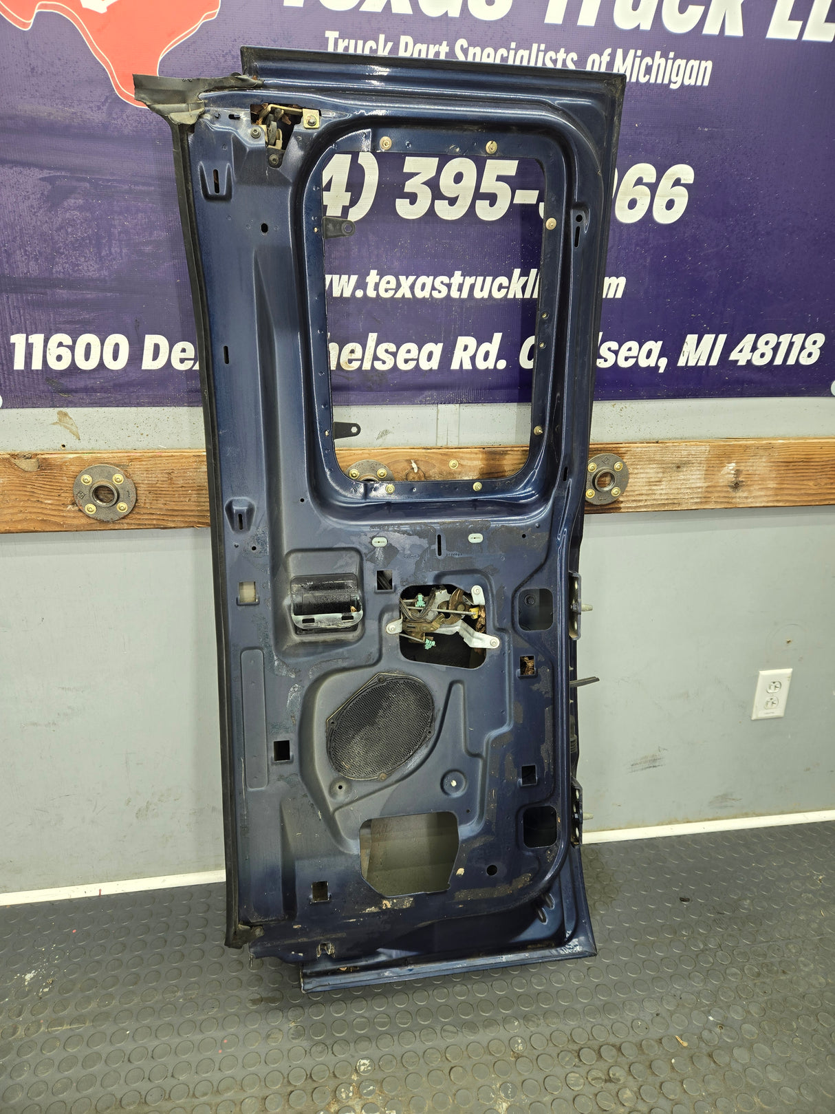 1999-2007 Ford Super Duty F250 F350 F450 F550 RH Extended Cab Passenger Rear Door
