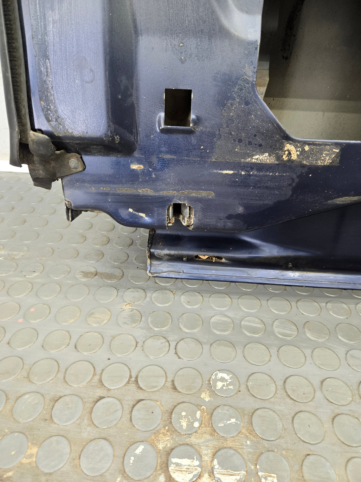 1999-2007 Ford Super Duty F250 F350 F450 F550 RH Extended Cab Passenger Rear Door