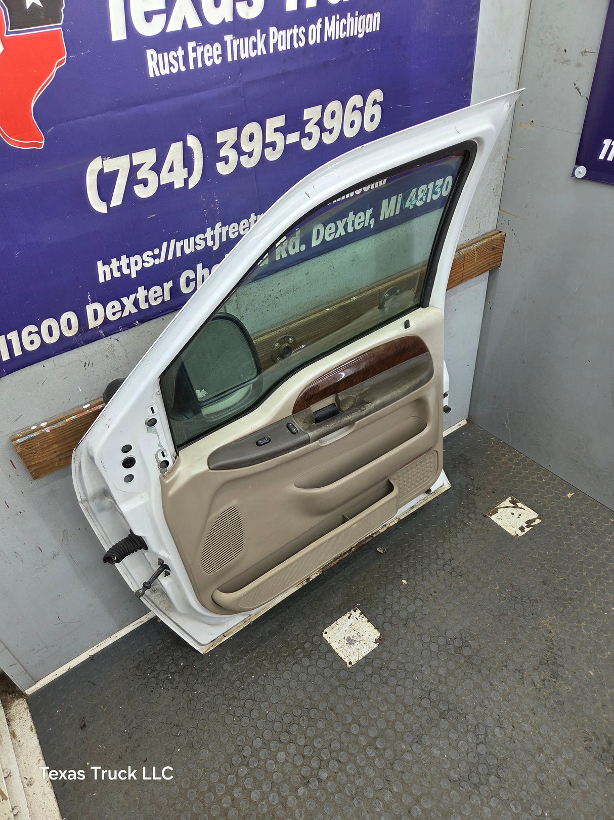 1999-2011 Ford Super Duty / Excursion Front Passenger RH Door F250 F350 F450 F550