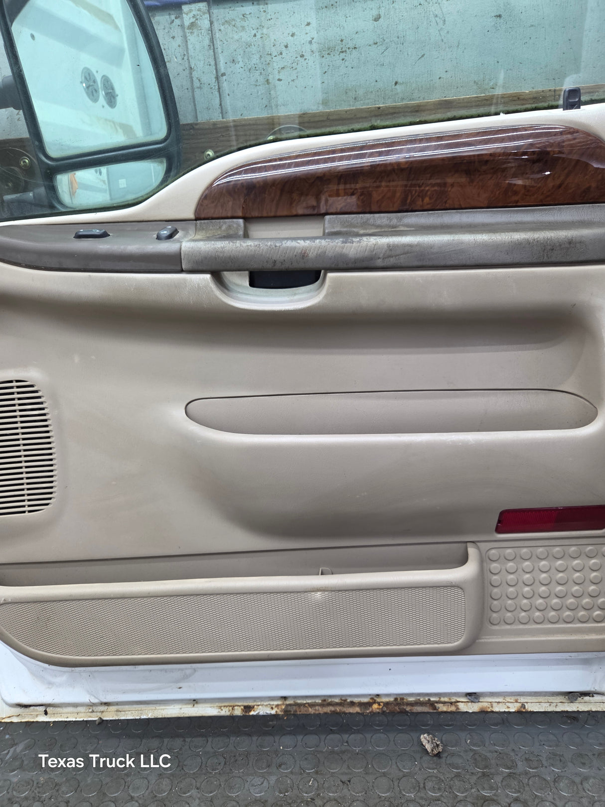 1999-2011 Ford Super Duty / Excursion Front Passenger RH Door F250 F350 F450 F550
