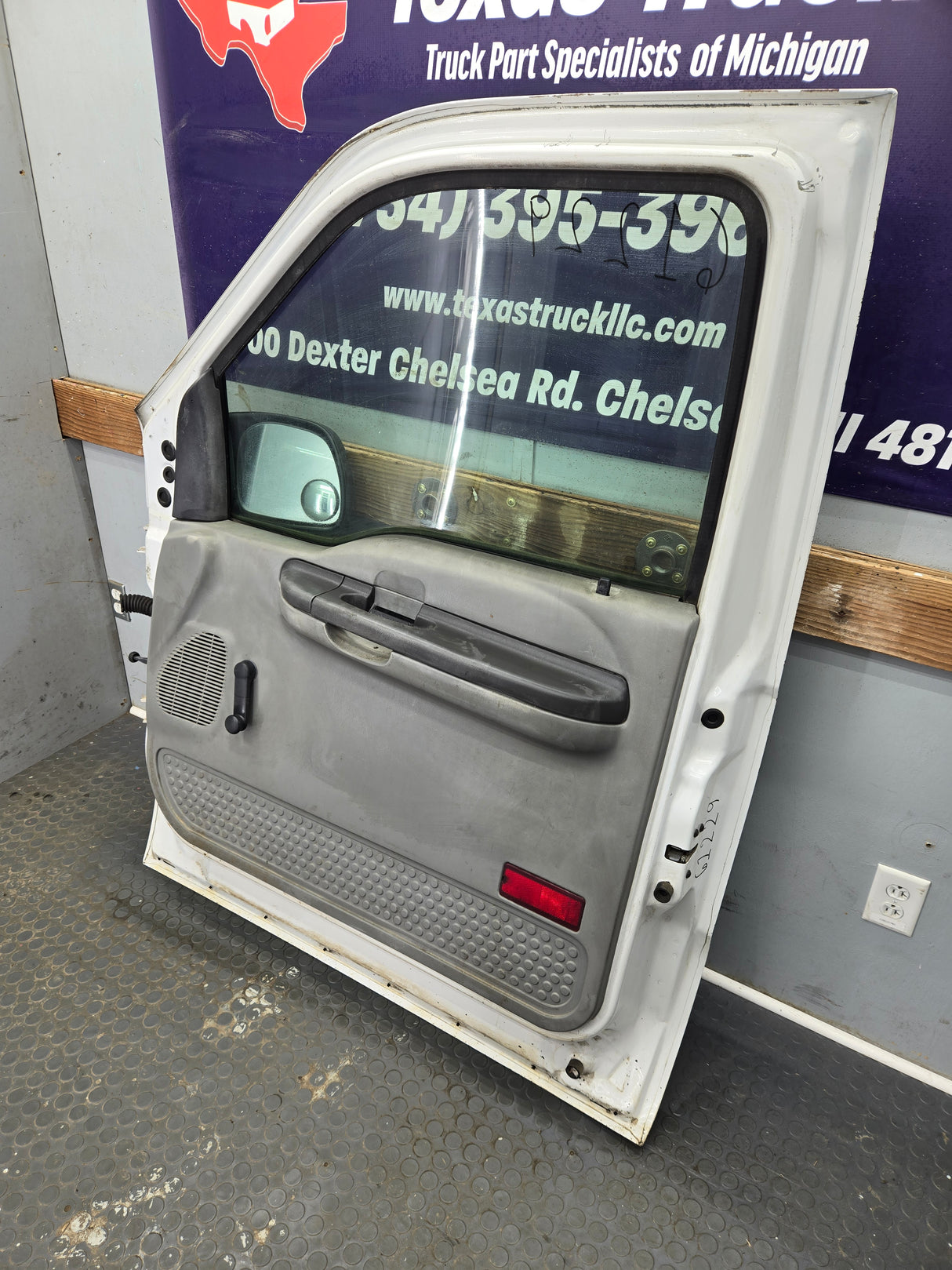 1999-2011 Ford Super Duty / Excursion Front Passenger RH Door F250 F350 F450 F550