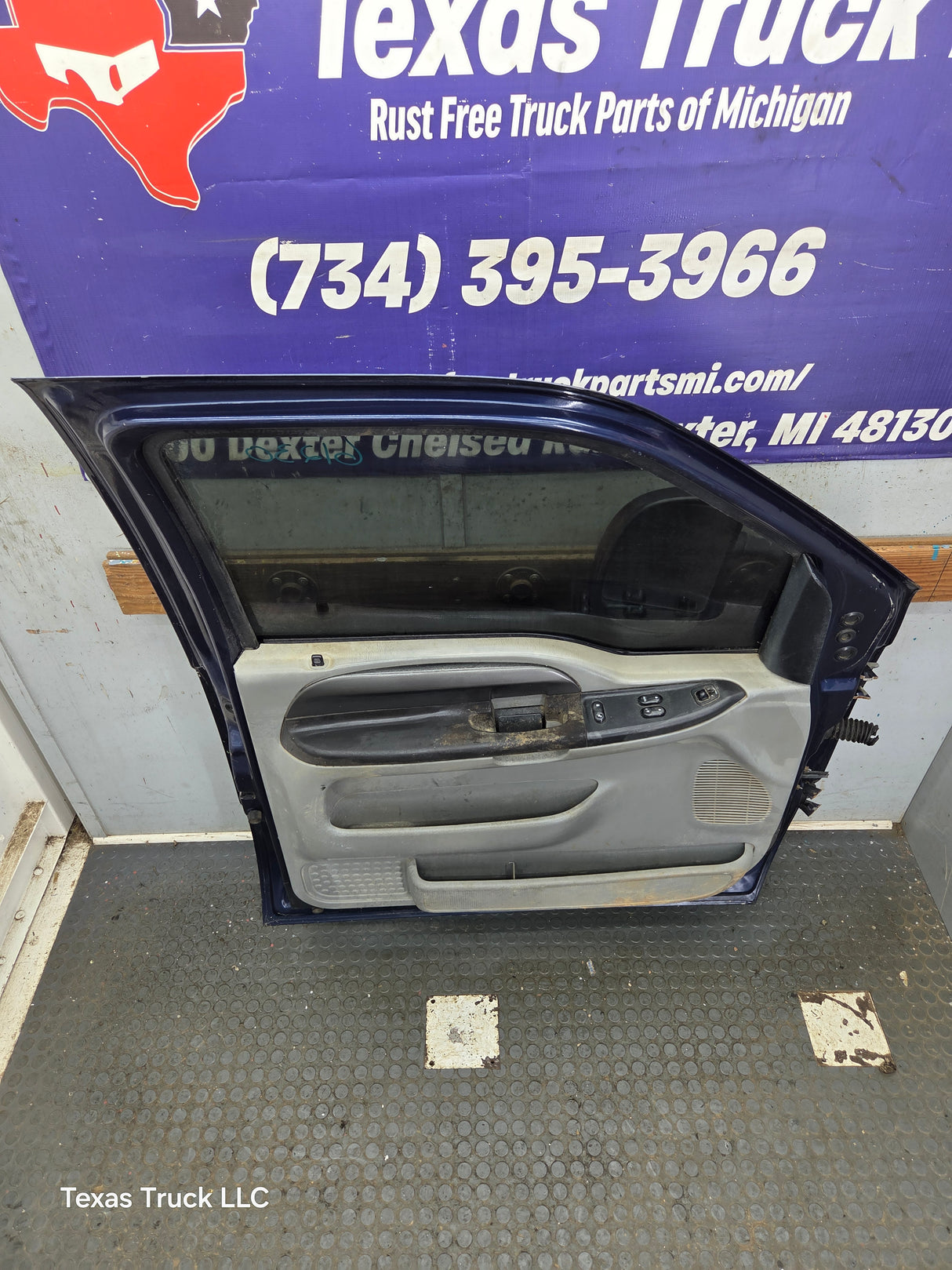 1999-2011 Ford Super Duty LH Driver Side Front Door F250 F350 F450 F550