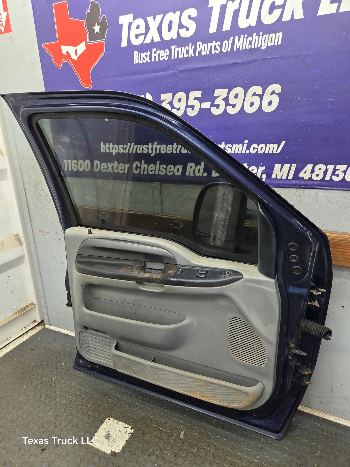 1999-2011 Ford Super Duty LH Driver Side Front Door F250 F350 F450 F550