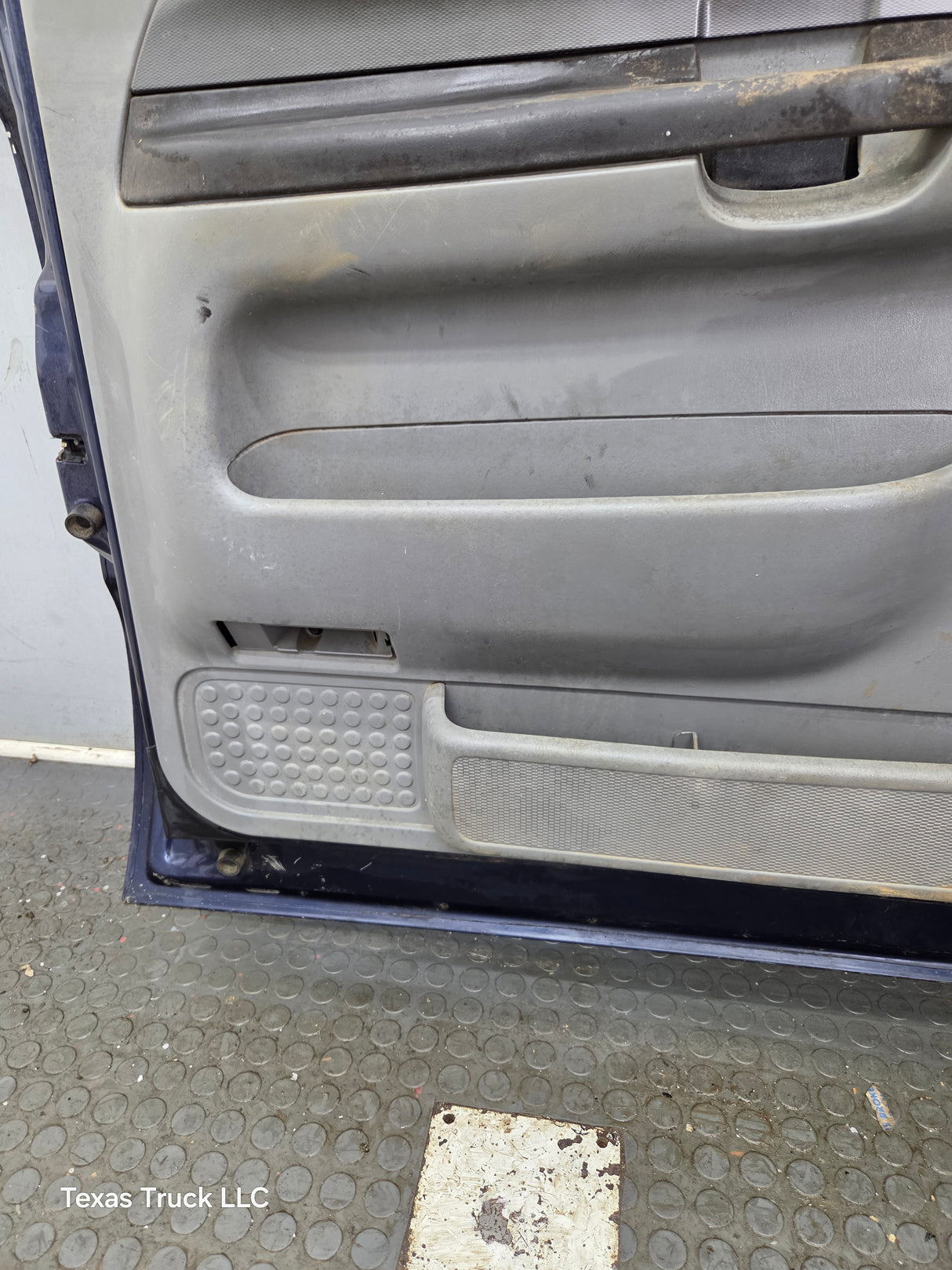 1999-2011 Ford Super Duty LH Driver Side Front Door F250 F350 F450 F550