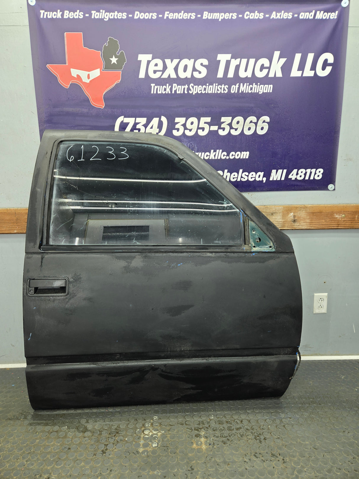 1988-2000 Chevrolet Silverado Suburban GMC Sierra RH Front Passenger Door