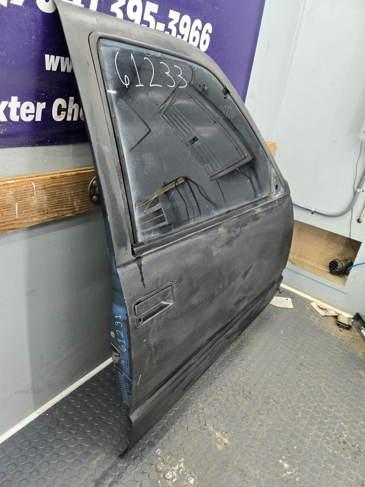 1988-2000 Chevrolet Silverado Suburban GMC Sierra RH Front Passenger Door