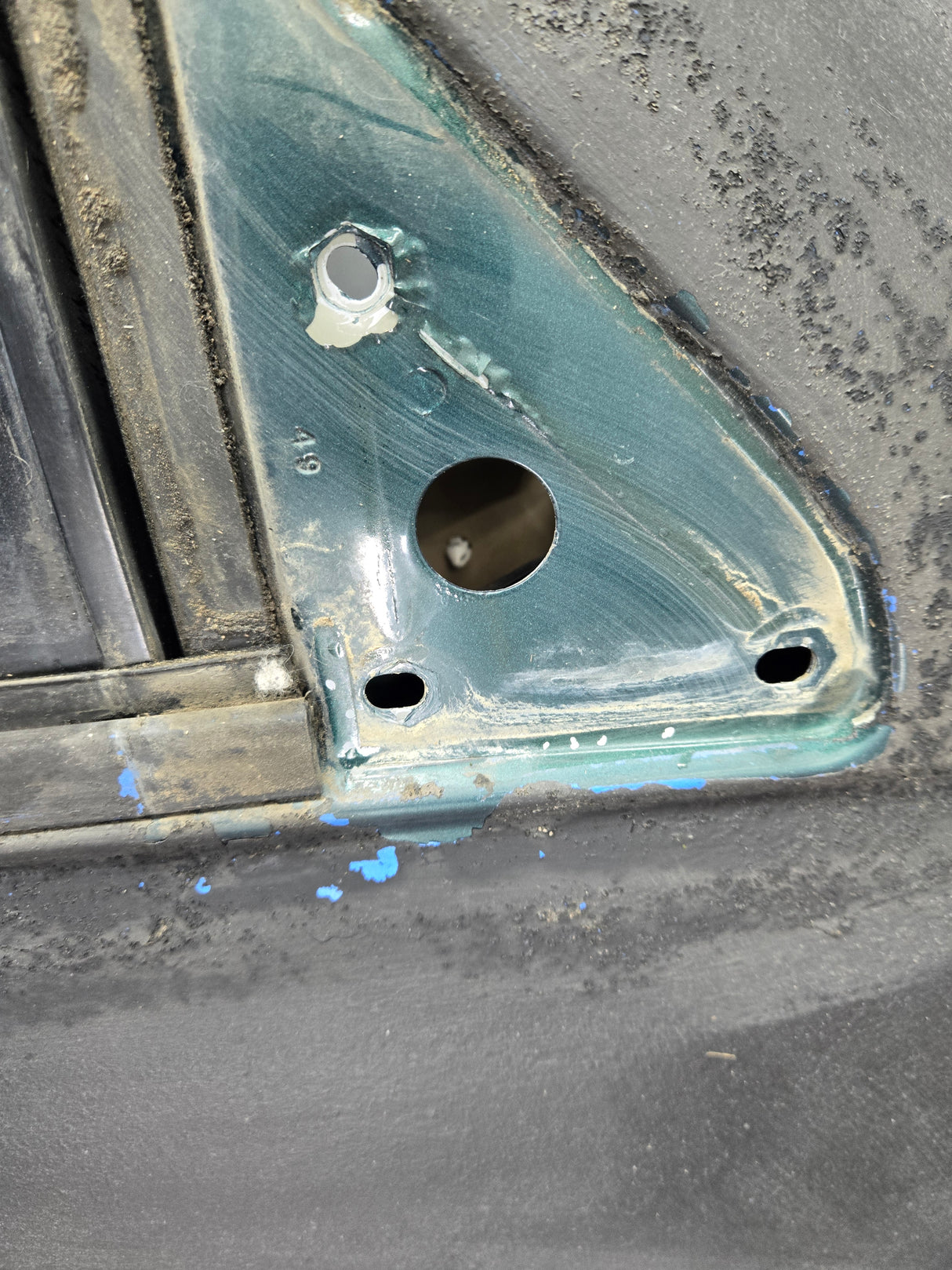 1988-2000 Chevrolet Silverado Suburban GMC Sierra RH Front Passenger Door