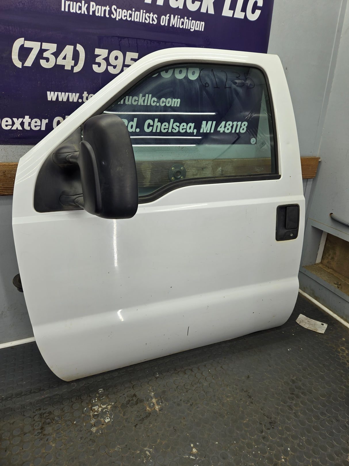 1999-2011 Ford Super Duty LH Driver Side Front Door F250 F350 F450 F550