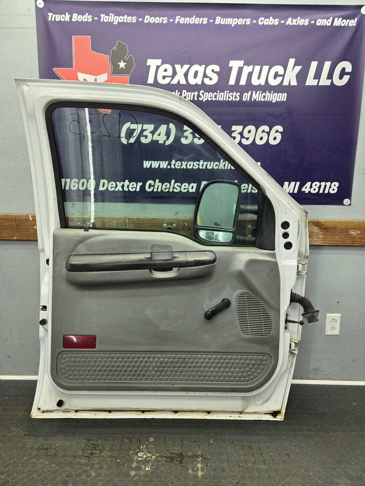 1999-2011 Ford Super Duty LH Driver Side Front Door F250 F350 F450 F550