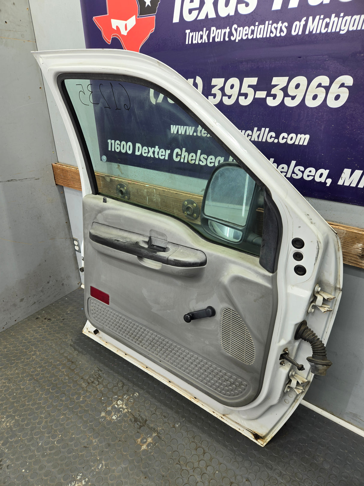 1999-2011 Ford Super Duty LH Driver Side Front Door F250 F350 F450 F550