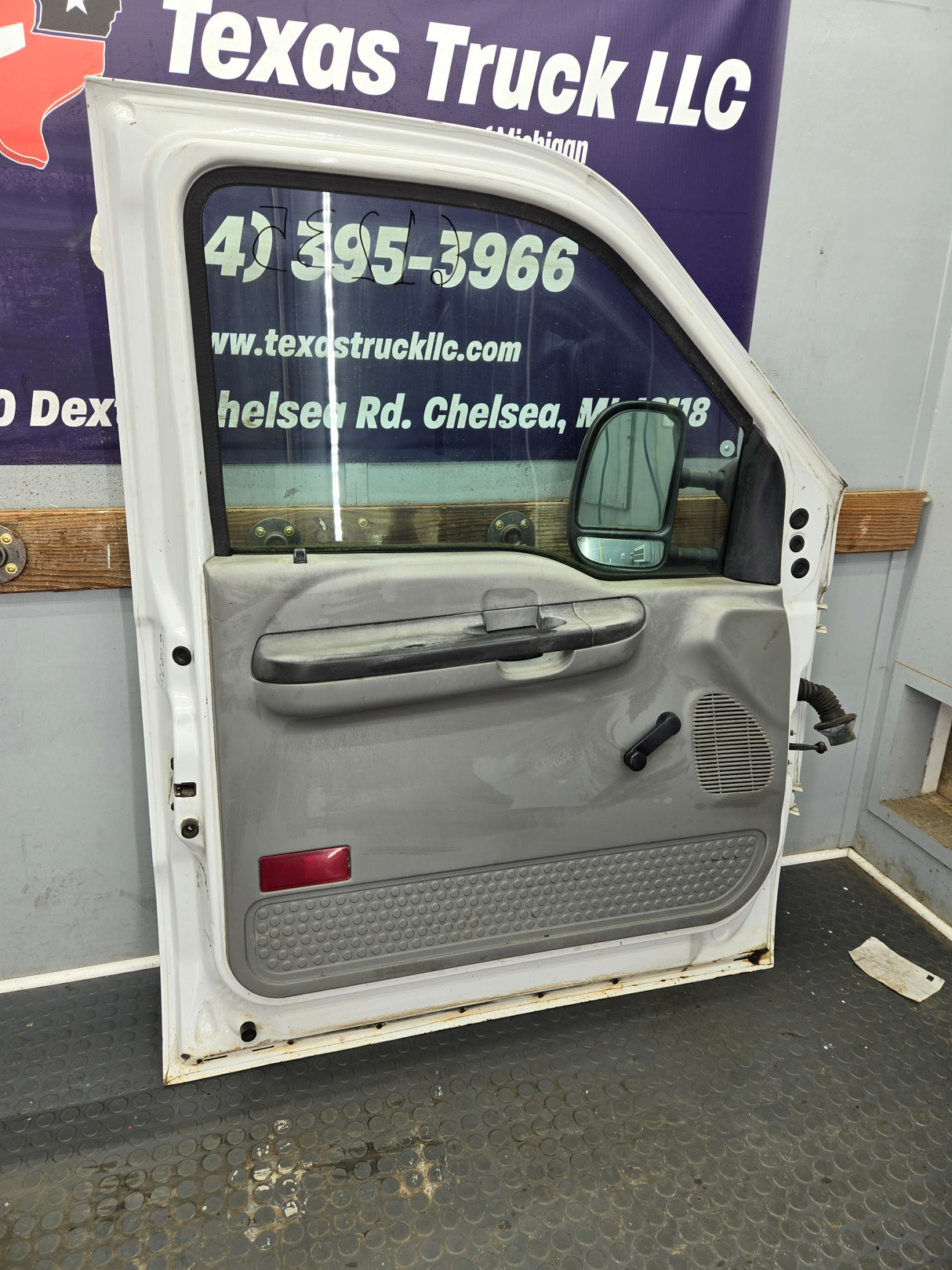 1999-2011 Ford Super Duty LH Driver Side Front Door F250 F350 F450 F550