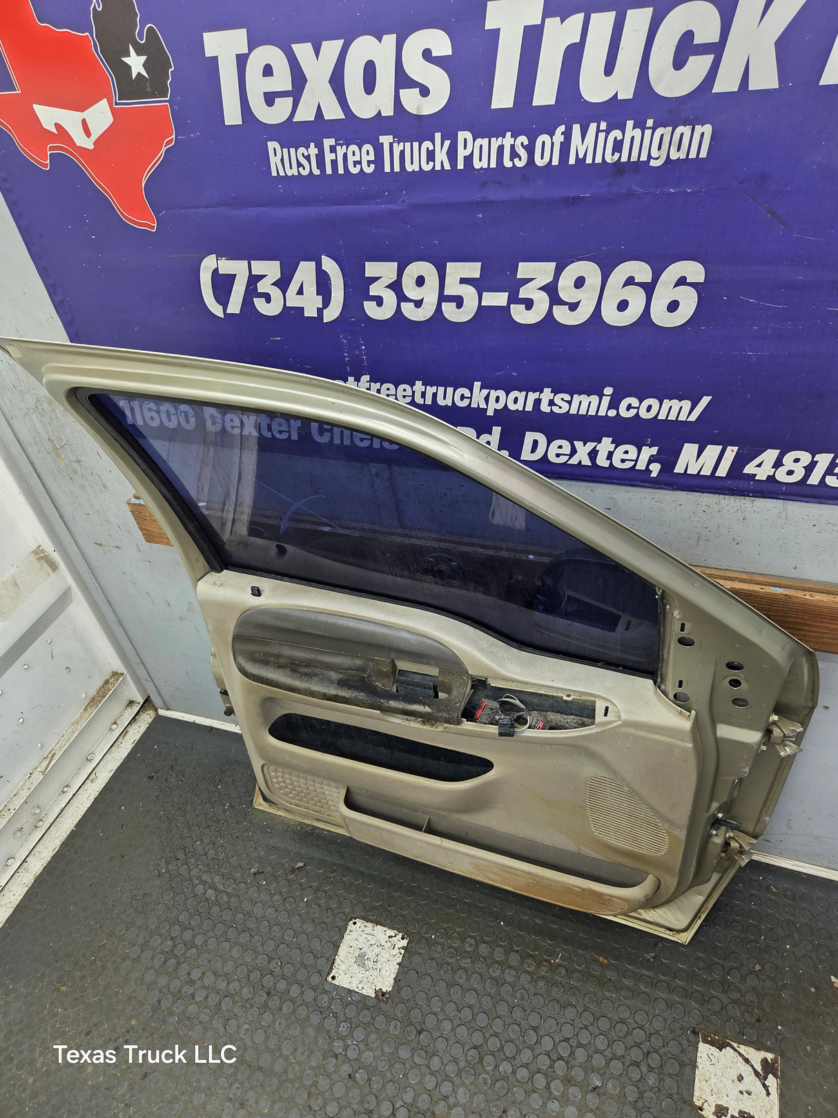 1999-2011 Ford Super Duty LH Driver Side Front Door F250 F350 F450 F550