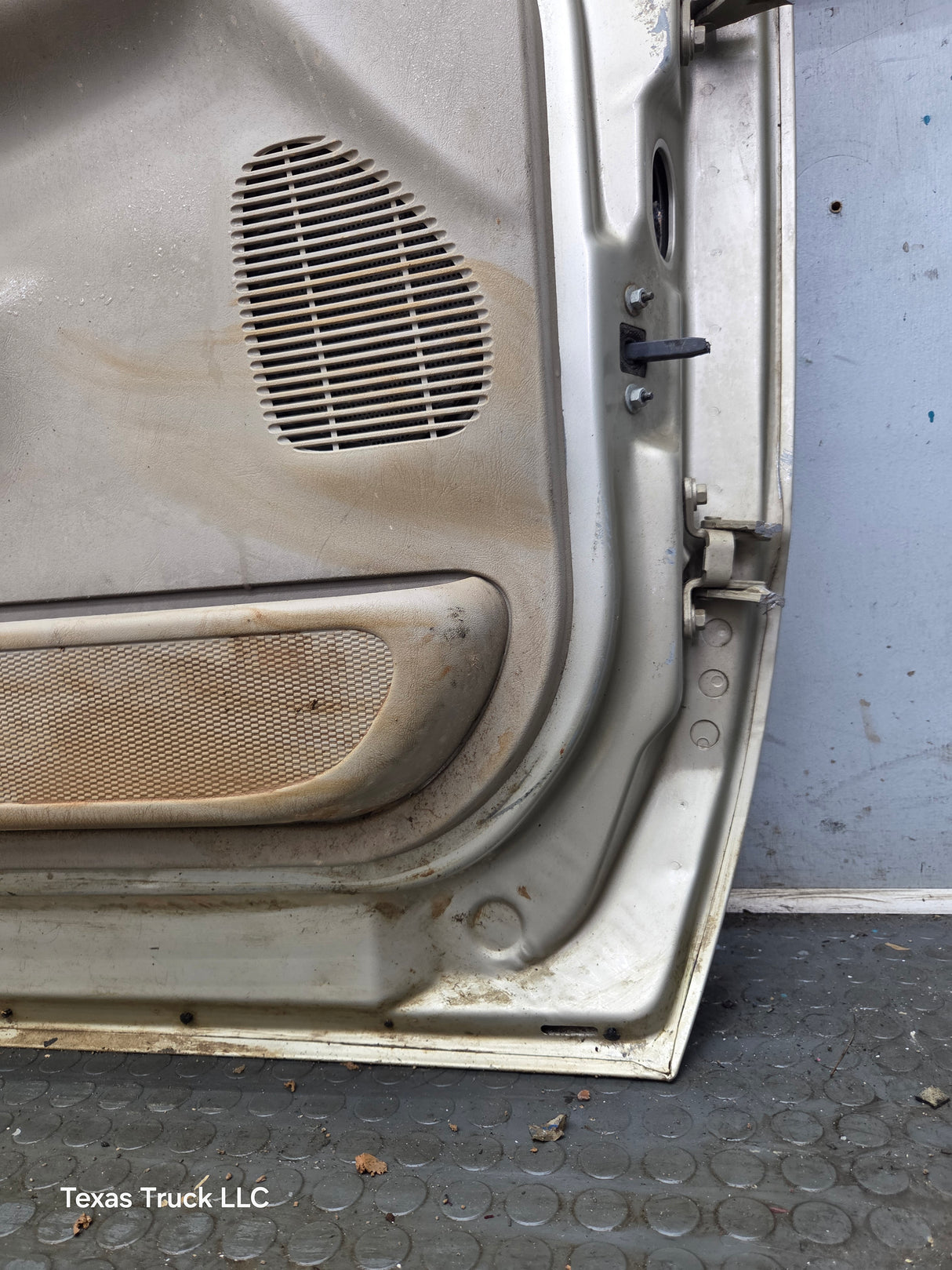 1999-2011 Ford Super Duty LH Driver Side Front Door F250 F350 F450 F550