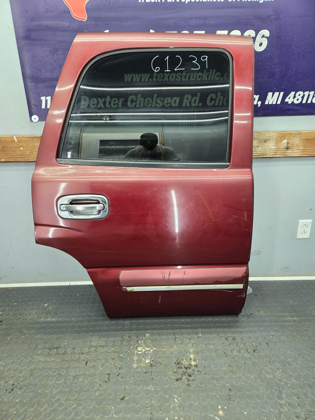 2001-2006 Chevrolet Tahoe / GMC Yukon 1500 2500HD Rear Passenger Side Rear Door RH