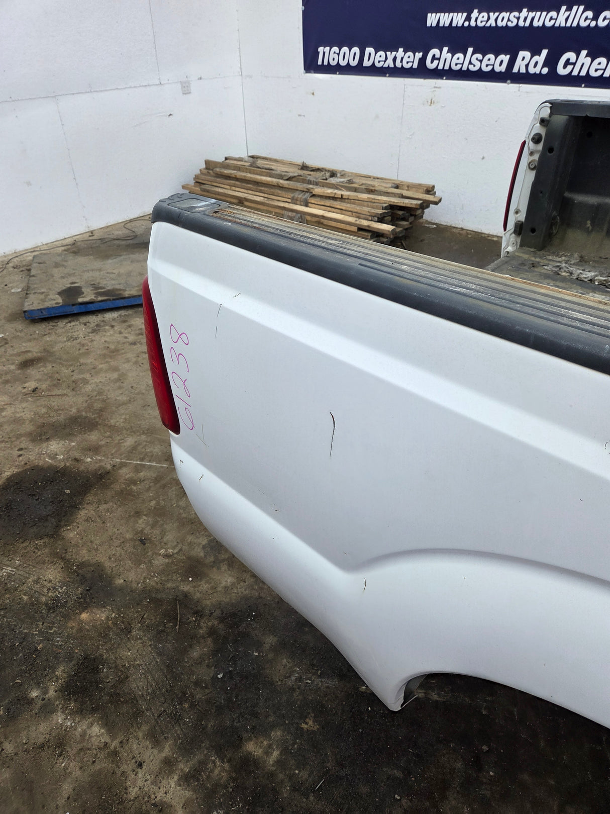 2011-2016 Ford F250 F350 Super Duty 8' Long Truck Bed - Oxford White