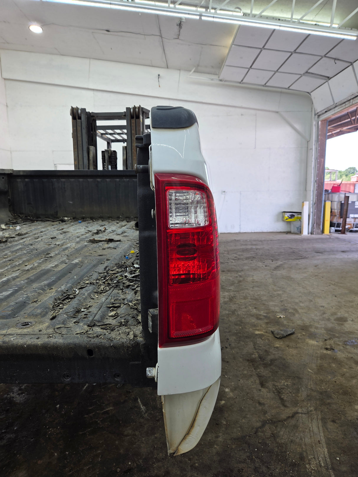 2011-2016 Ford F250 F350 Super Duty 8' Long Truck Bed - Oxford White