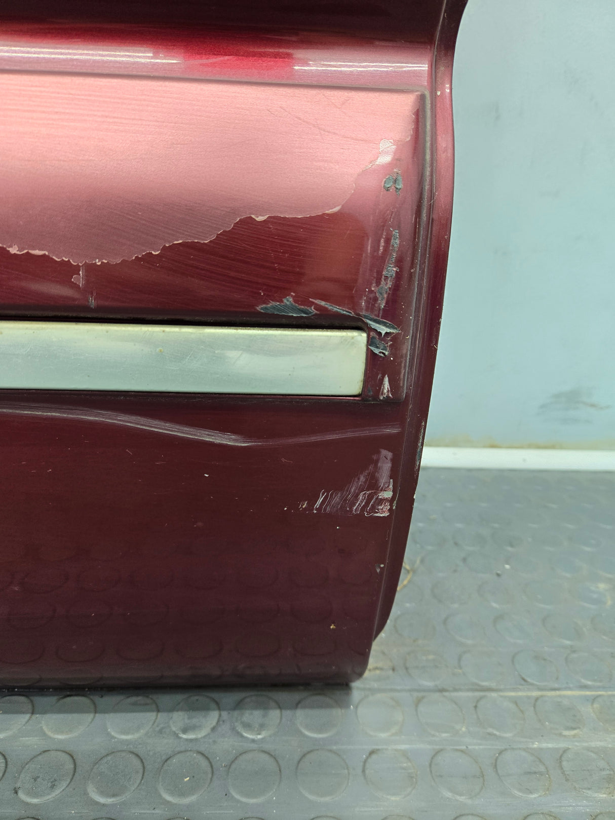 2001-2006 Chevrolet Tahoe / GMC Yukon 1500 2500HD Rear Passenger Side Rear Door RH
