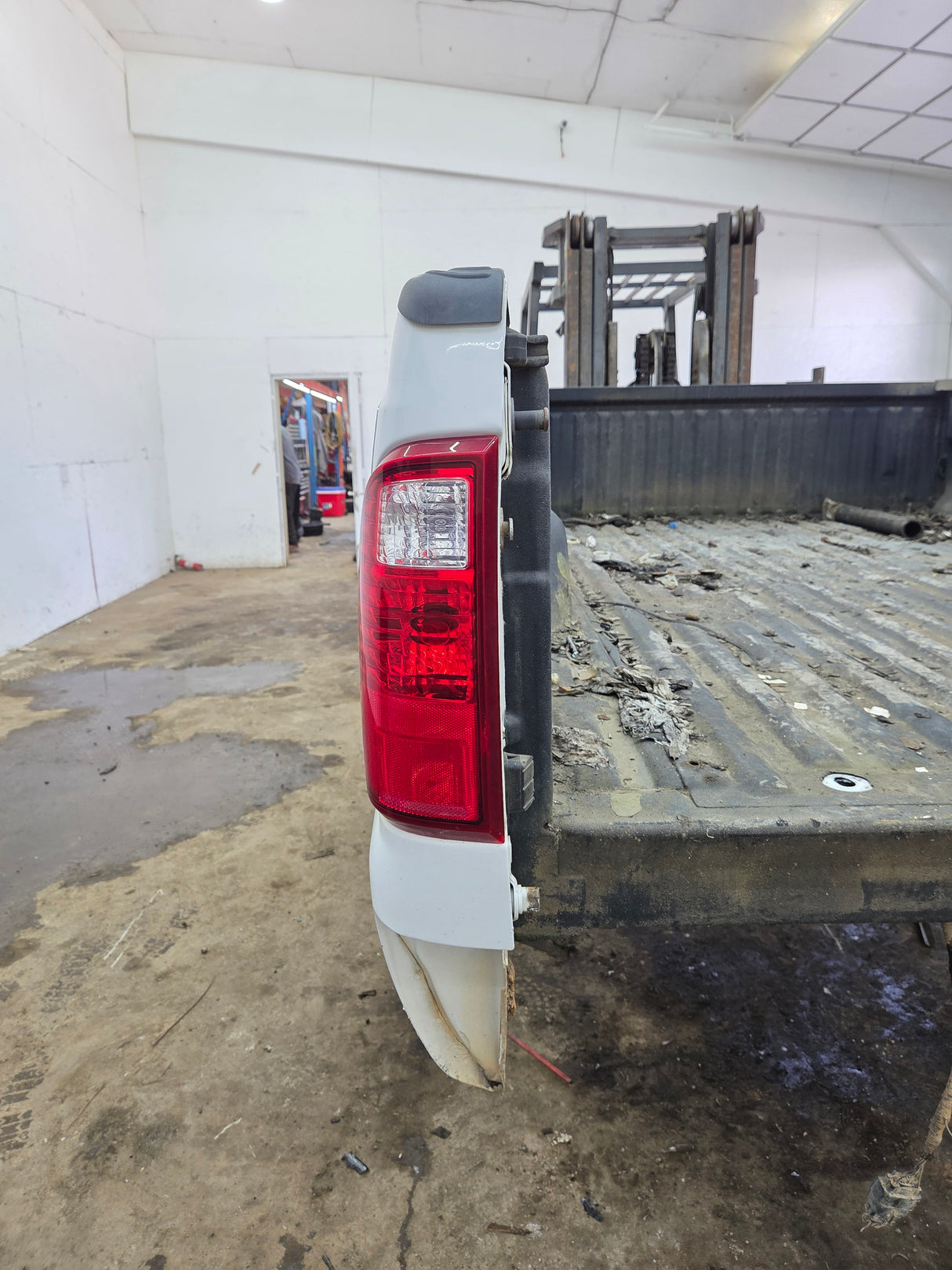 2011-2016 Ford F250 F350 Super Duty 8' Long Truck Bed - Oxford White