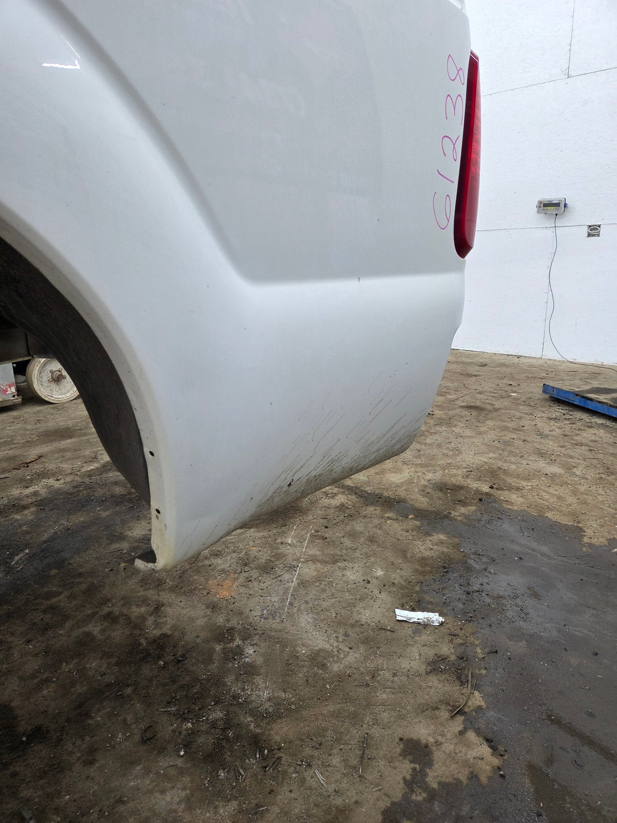 2011-2016 Ford F250 F350 Super Duty 8' Long Truck Bed - Oxford White