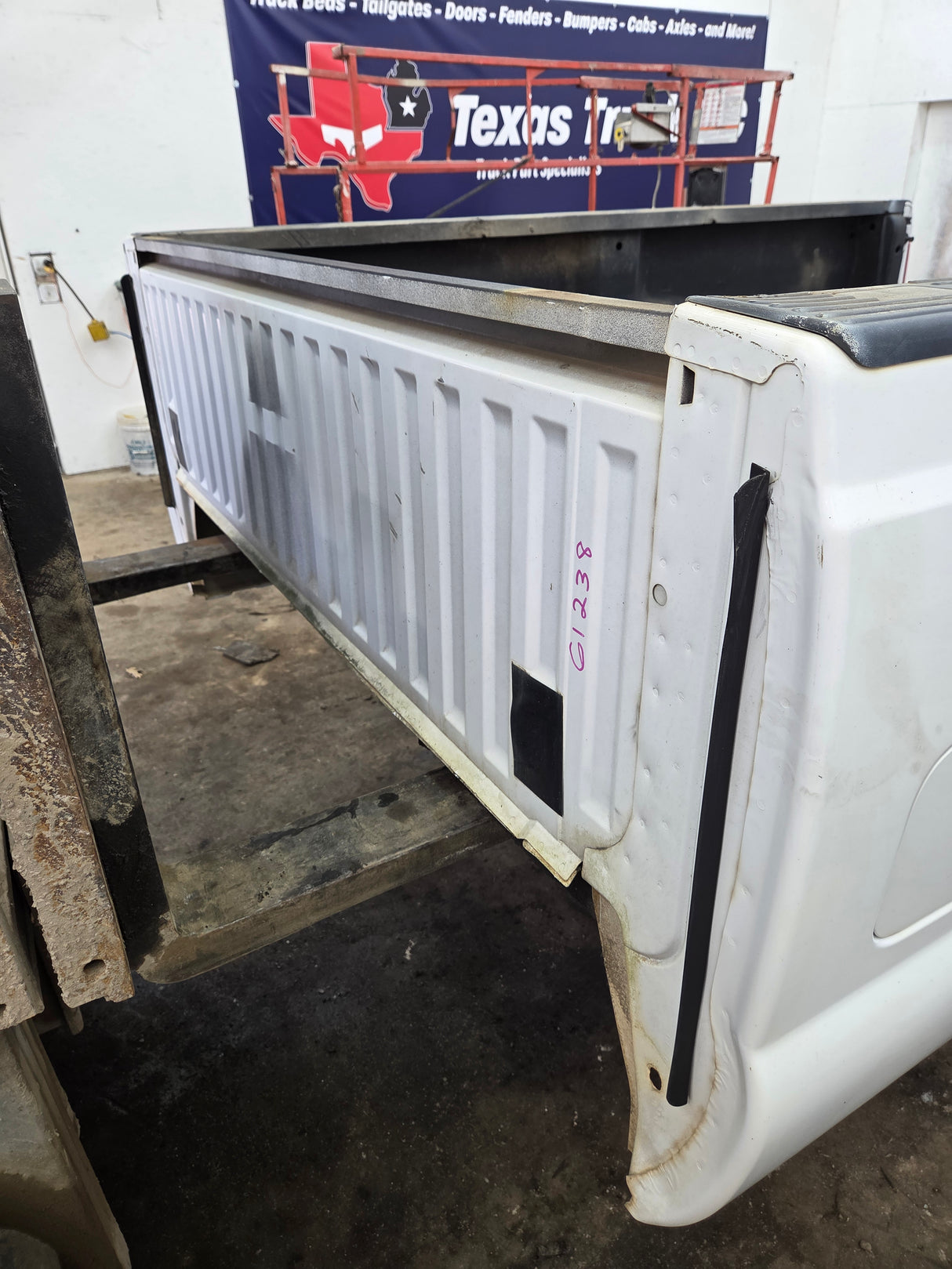 2011-2016 Ford F250 F350 Super Duty 8' Long Truck Bed - Oxford White