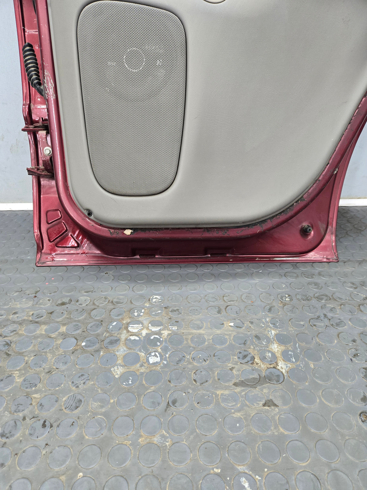 2001-2006 Chevrolet Tahoe / GMC Yukon 1500 2500HD Rear Passenger Side Rear Door RH
