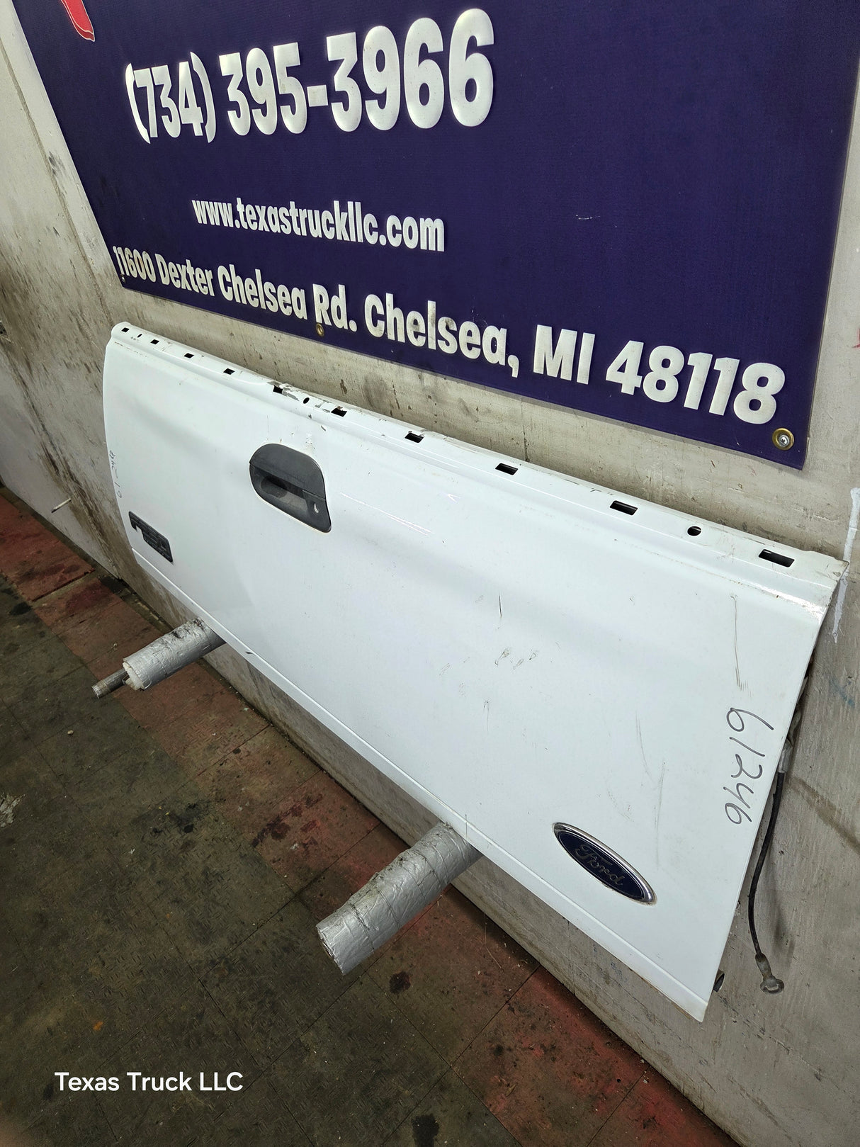 1997-2003 F150 / 1999-2007 Ford F250 F350 F450 F550 Super Duty Tailgate