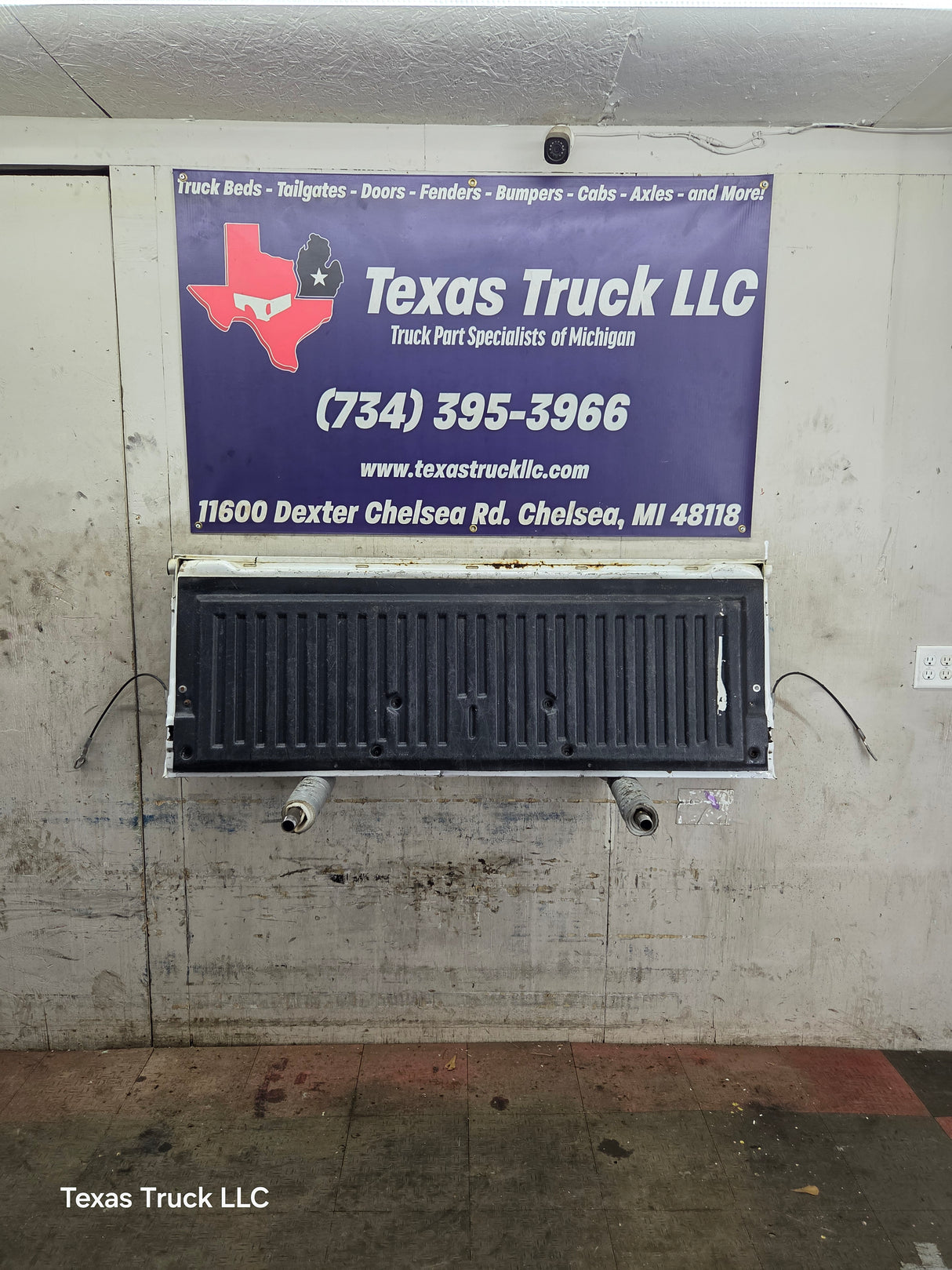 1997-2003 F150 / 1999-2007 Ford F250 F350 F450 F550 Super Duty Tailgate