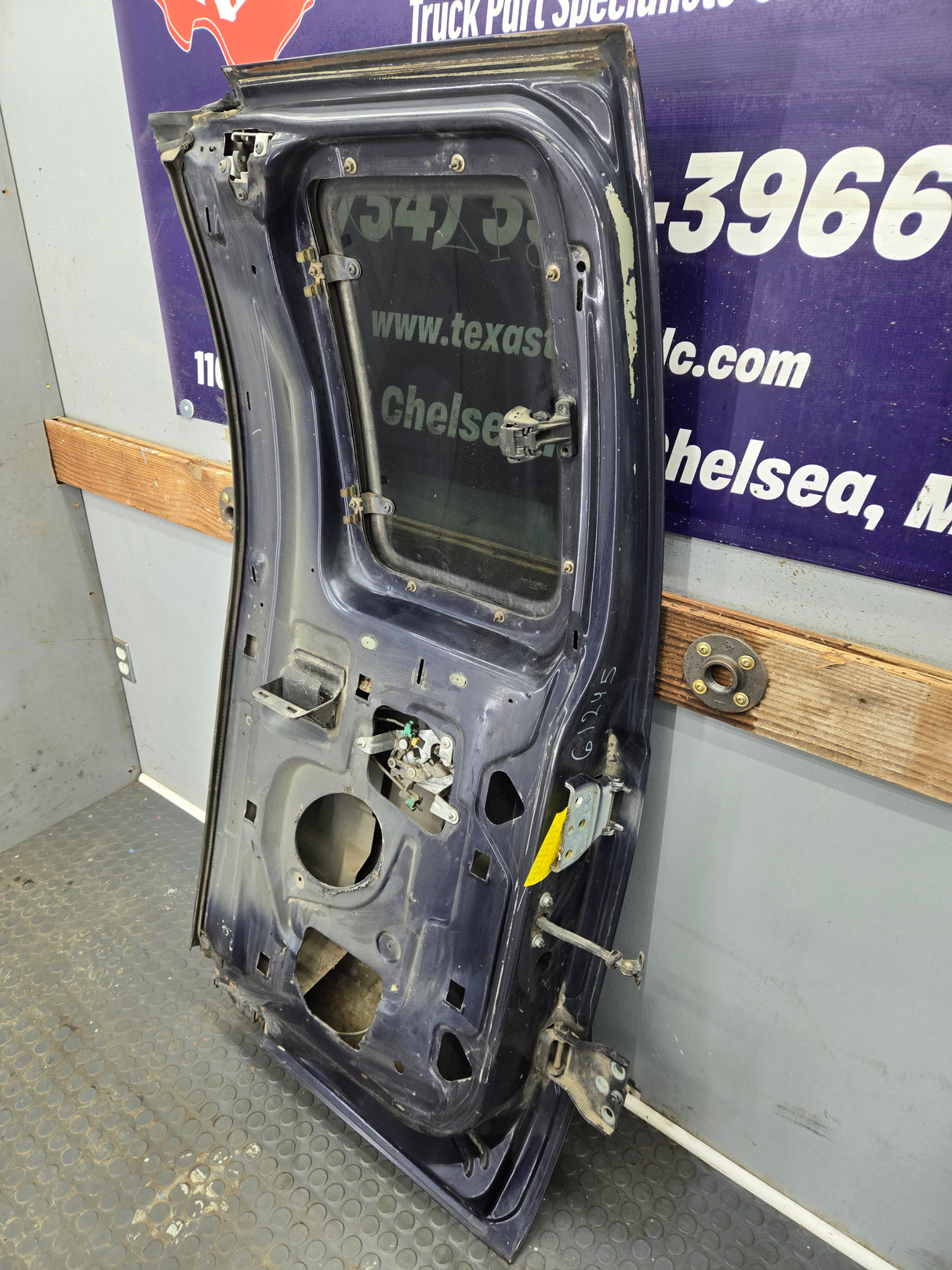 1999-2007 Ford Super Duty F250 F350 F450 F550 RH Extended Cab Passenger Rear Door