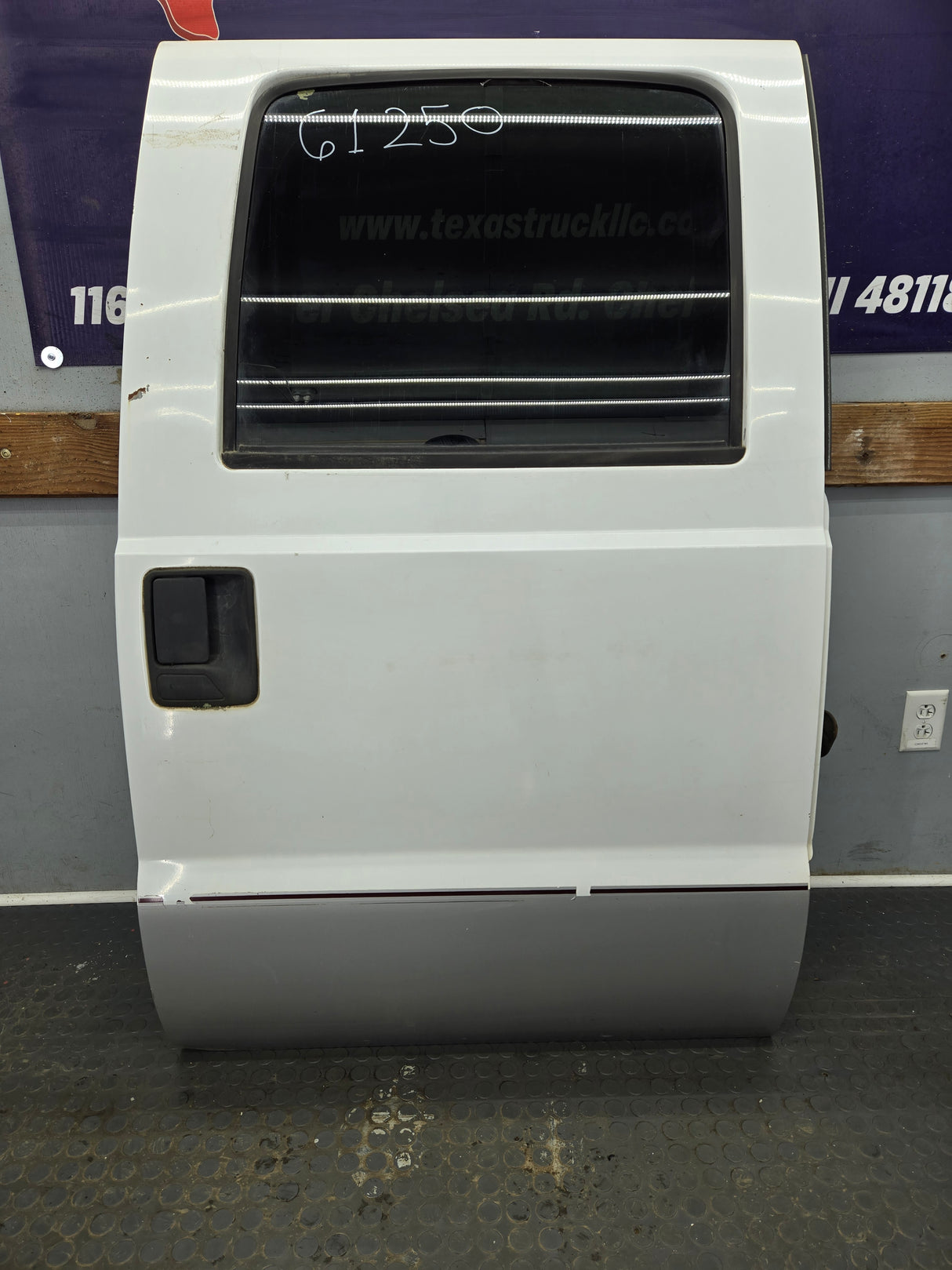 1999-2011 Ford Super Duty F250 F350 F450 F550 RH Crew Cab Passenger Side Rear Door