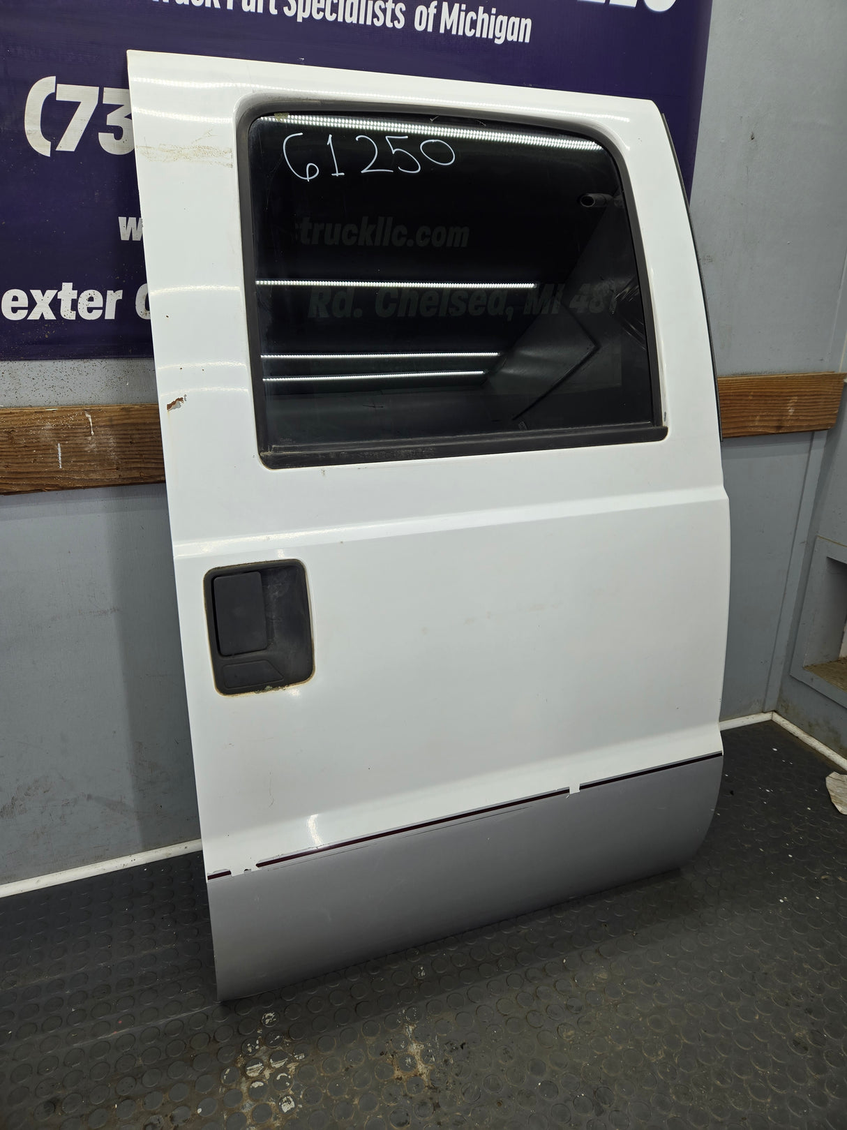 1999-2011 Ford Super Duty F250 F350 F450 F550 RH Crew Cab Passenger Side Rear Door
