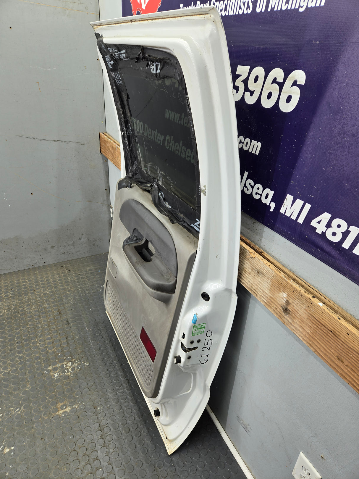 1999-2011 Ford Super Duty F250 F350 F450 F550 RH Crew Cab Passenger Side Rear Door