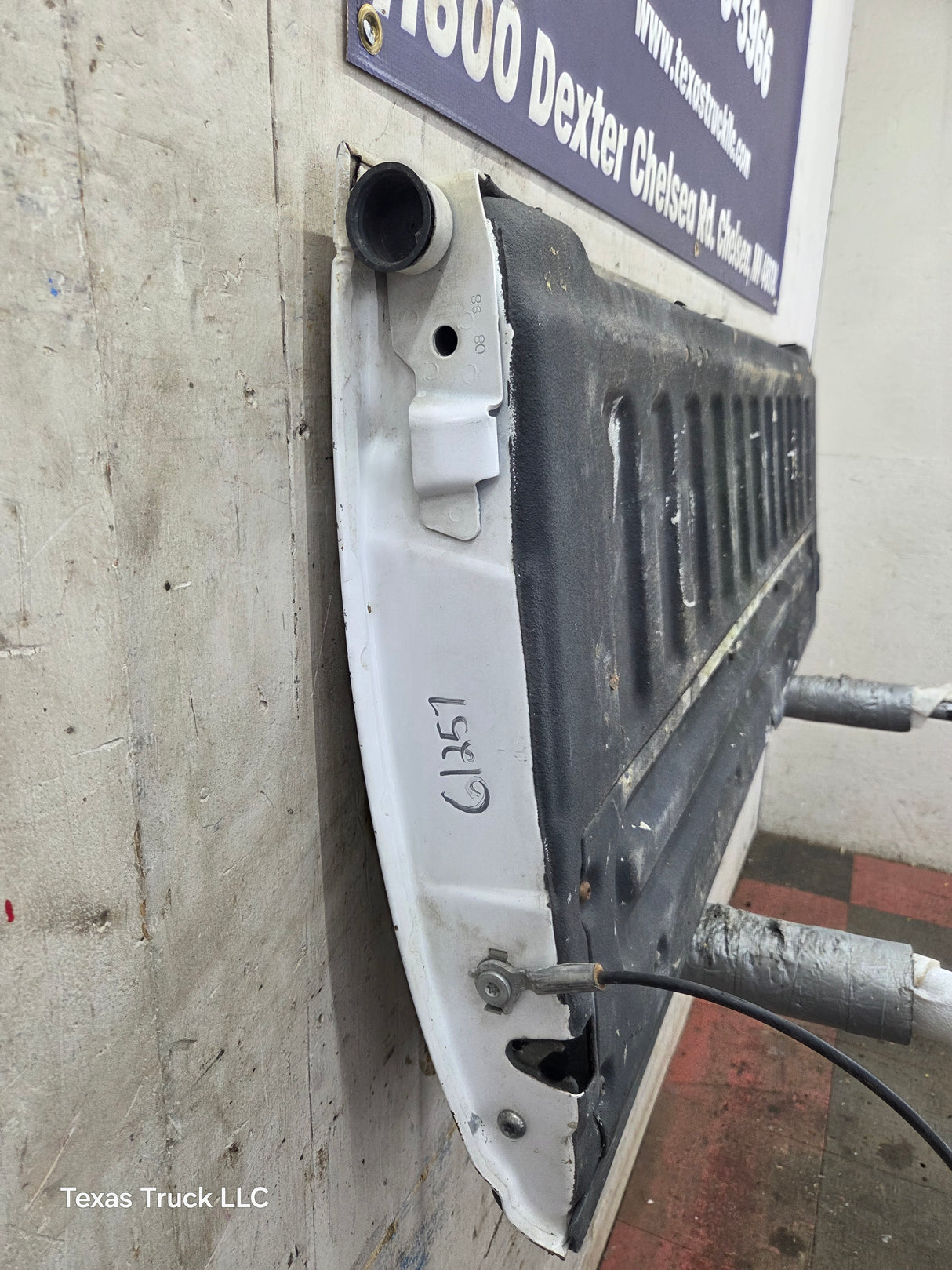1997-2003 F150 / 1999-2007 Ford F250 F350 F450 F550 Super Duty Tailgate