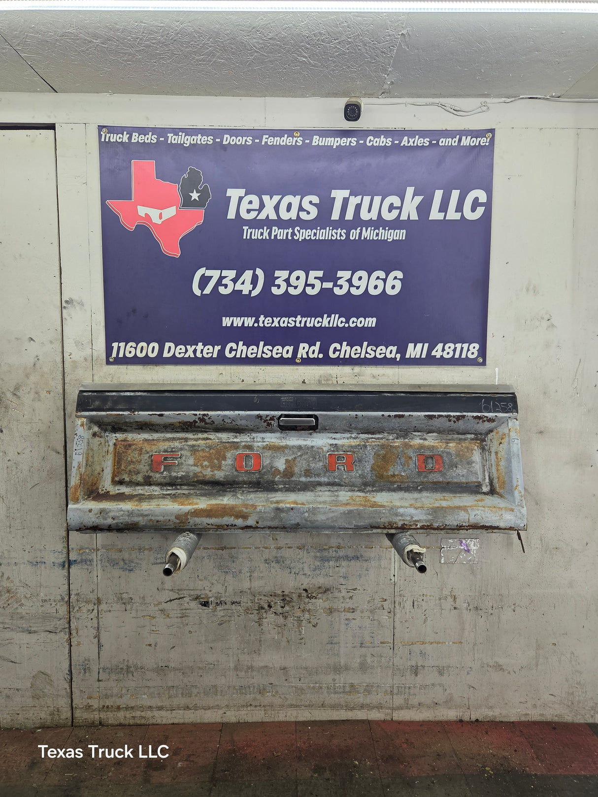 1980-1997 Bullnose / Bricknose / OBS Ford F100 F150 F250 F350 Tailgate *DAMAGE