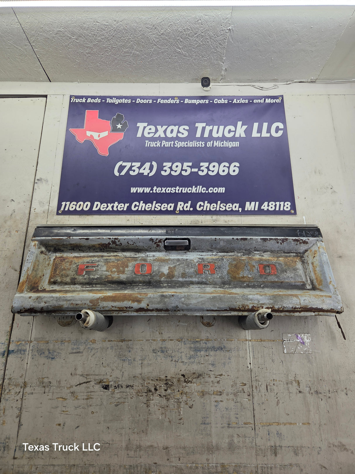 1980-1997 Bullnose / Bricknose / OBS Ford F100 F150 F250 F350 Tailgate *DAMAGE