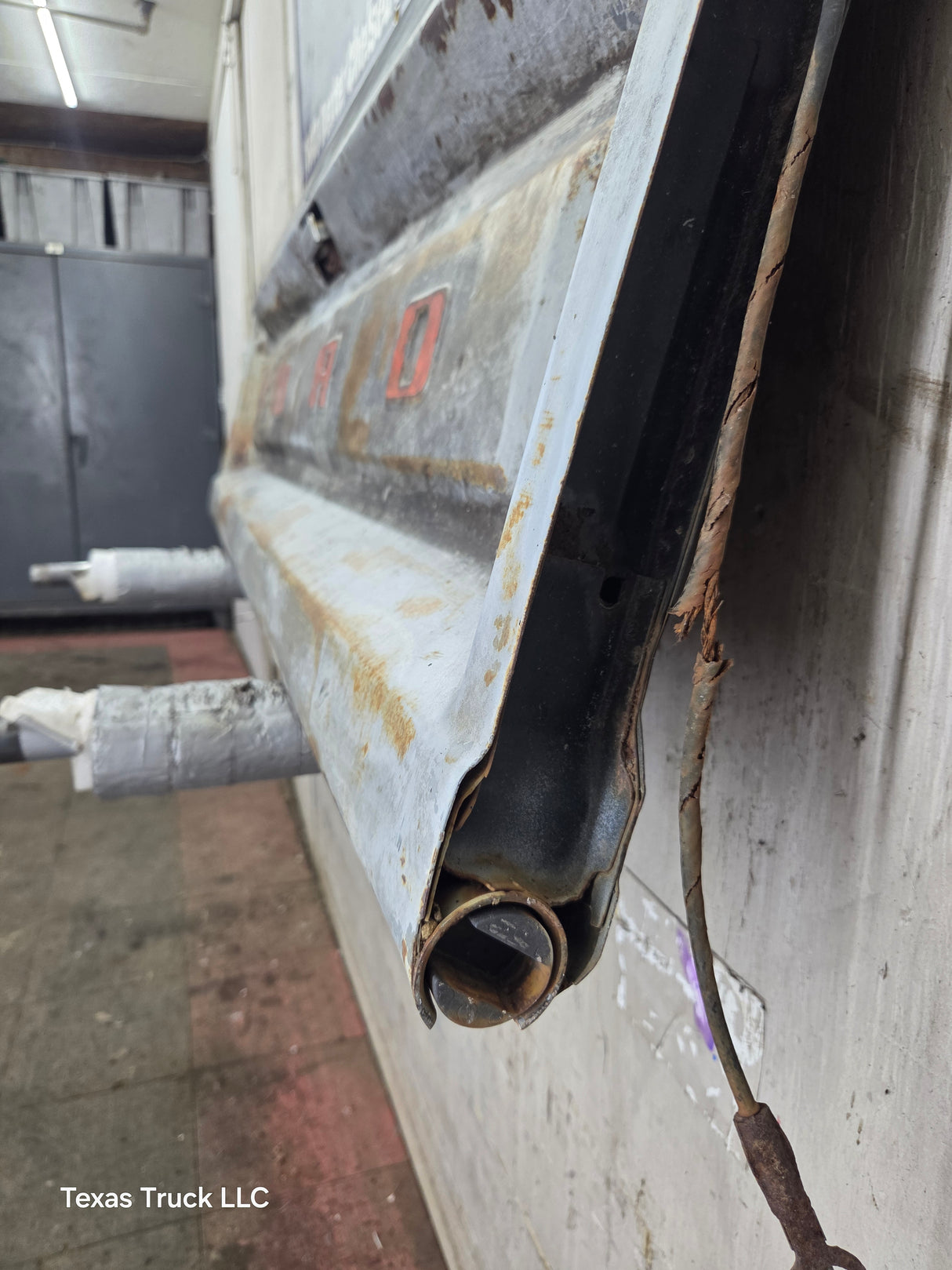 1980-1997 Bullnose / Bricknose / OBS Ford F100 F150 F250 F350 Tailgate *DAMAGE