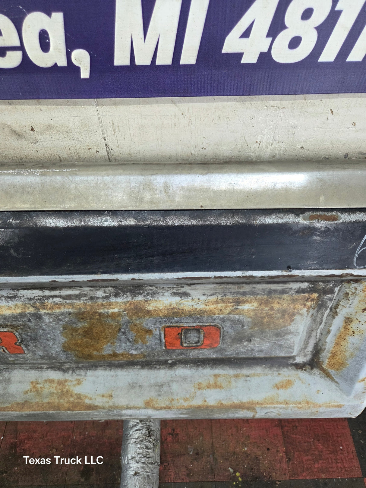 1980-1997 Bullnose / Bricknose / OBS Ford F100 F150 F250 F350 Tailgate *DAMAGE
