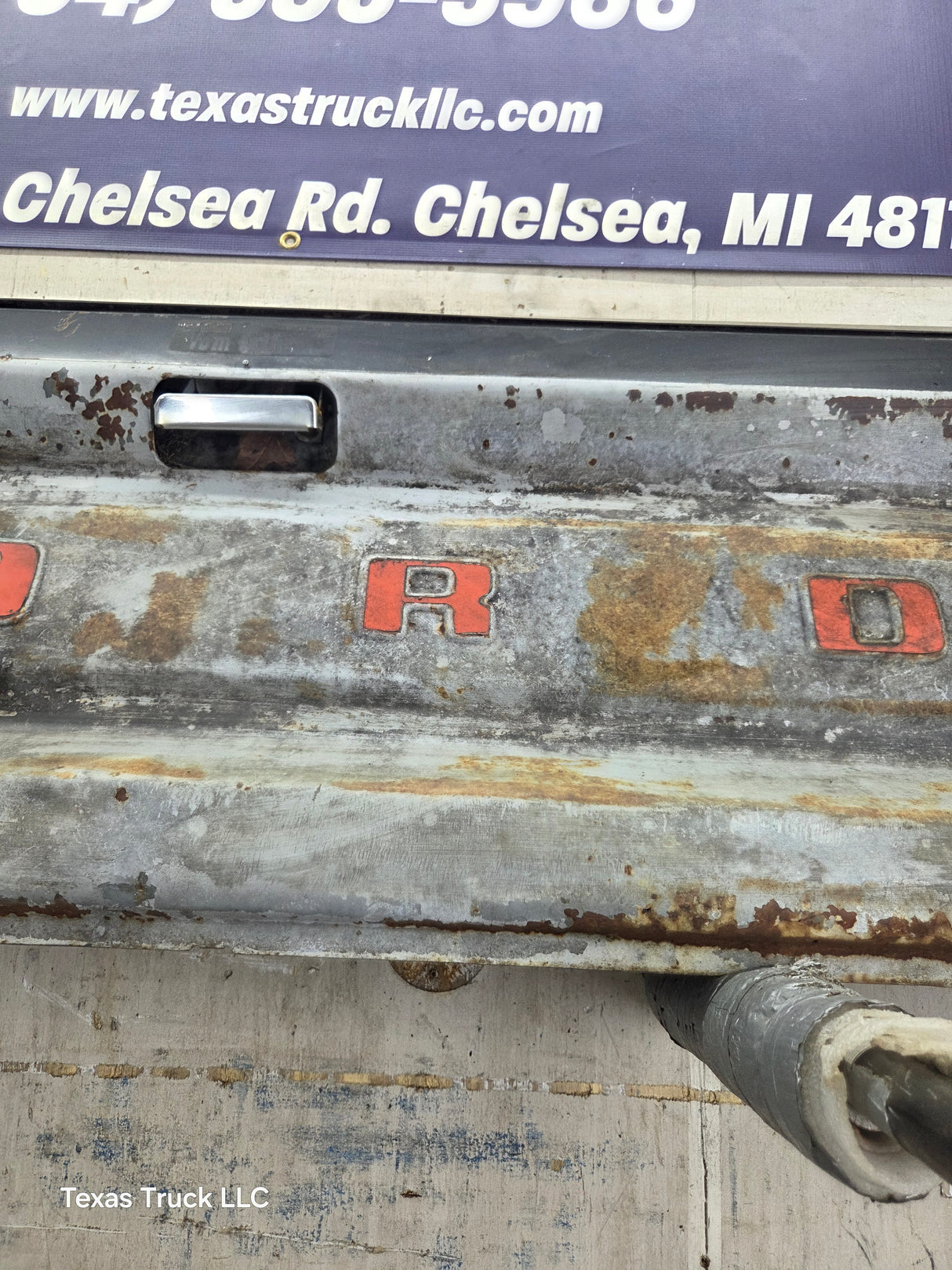 1980-1997 Bullnose / Bricknose / OBS Ford F100 F150 F250 F350 Tailgate *DAMAGE