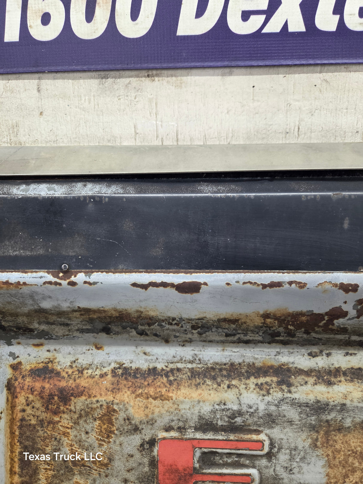 1980-1997 Bullnose / Bricknose / OBS Ford F100 F150 F250 F350 Tailgate *DAMAGE