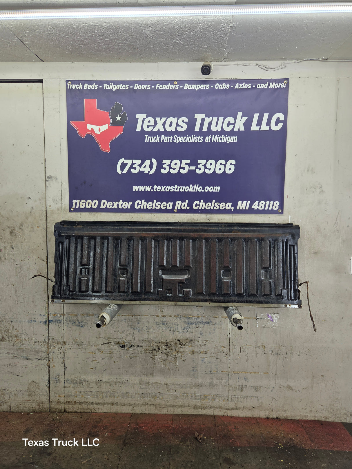 1980-1997 Bullnose / Bricknose / OBS Ford F100 F150 F250 F350 Tailgate *DAMAGE