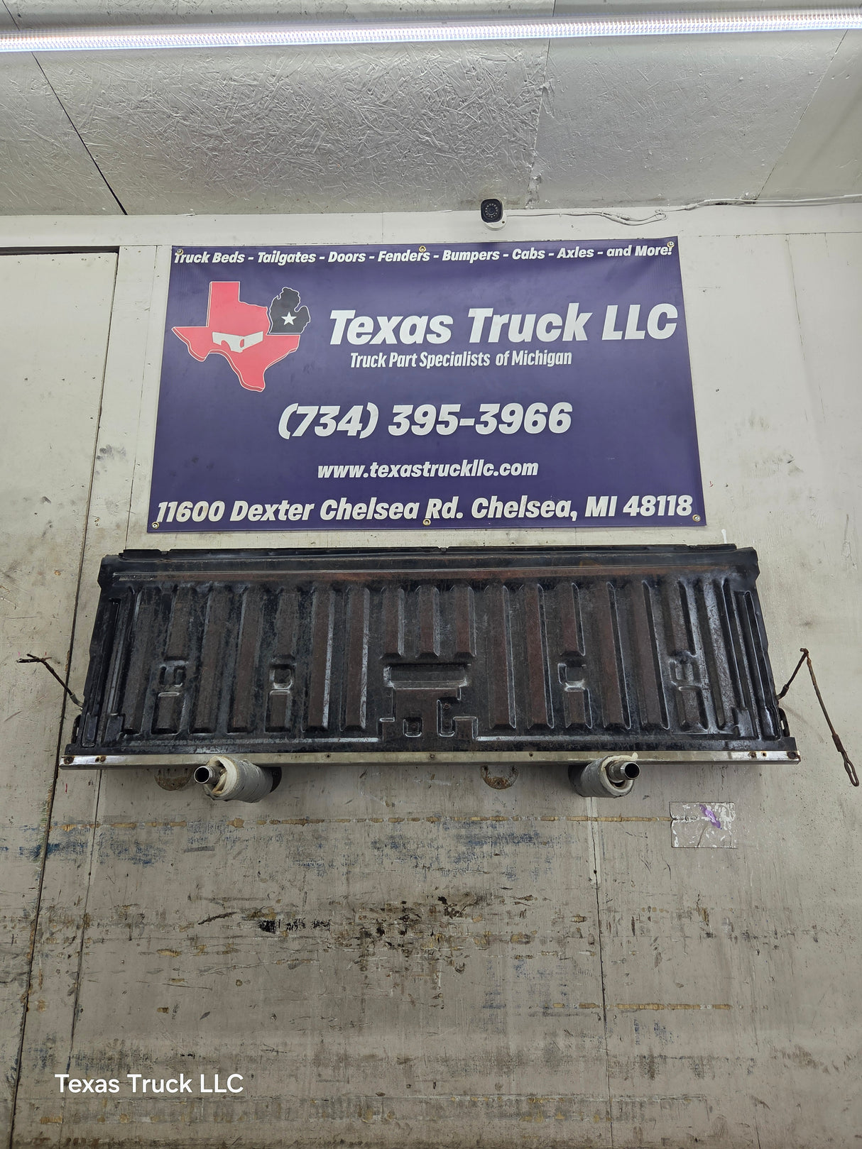 1980-1997 Bullnose / Bricknose / OBS Ford F100 F150 F250 F350 Tailgate *DAMAGE