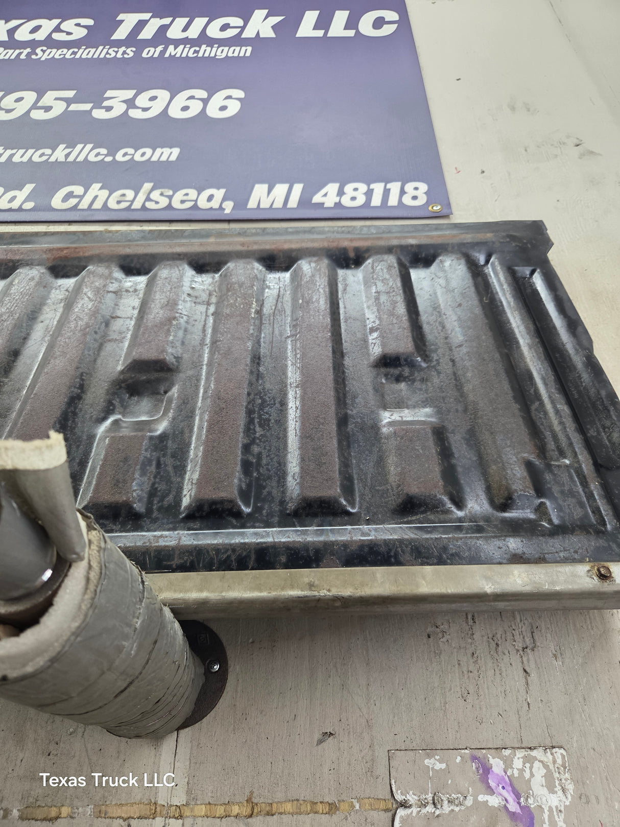 1980-1997 Bullnose / Bricknose / OBS Ford F100 F150 F250 F350 Tailgate *DAMAGE