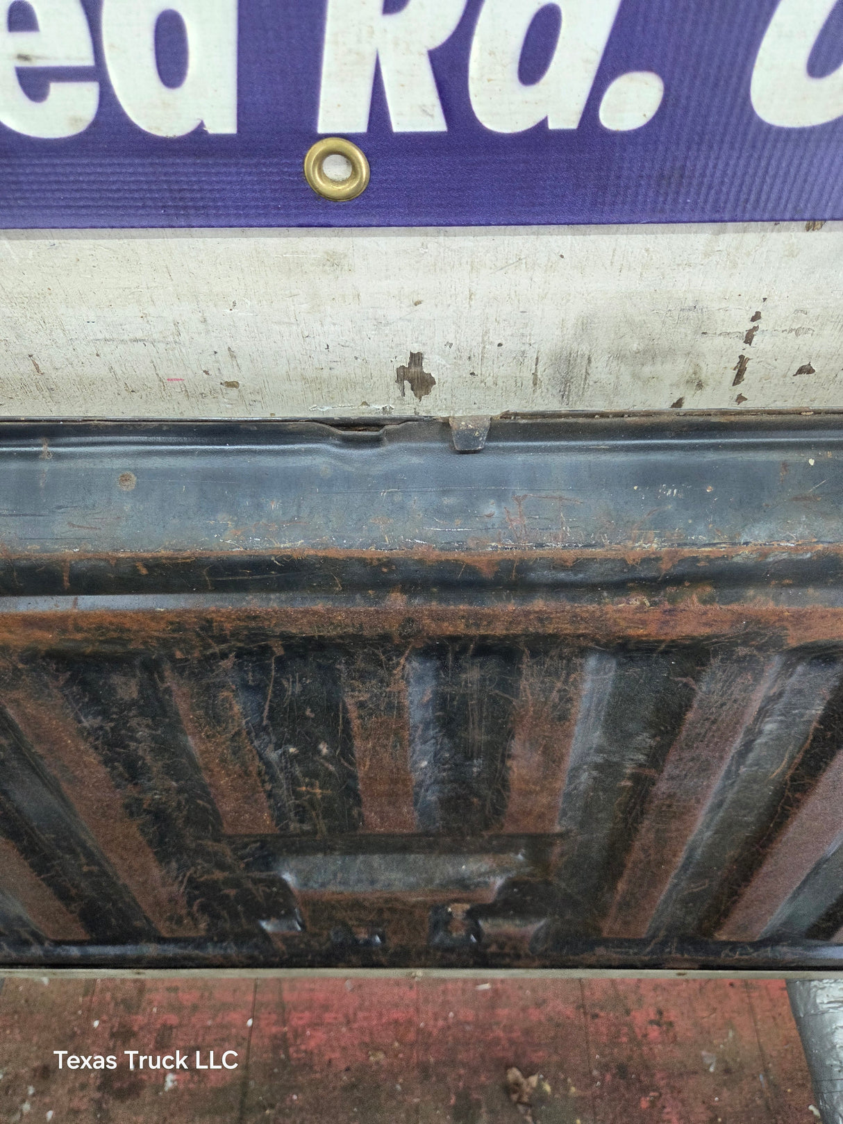 1980-1997 Bullnose / Bricknose / OBS Ford F100 F150 F250 F350 Tailgate *DAMAGE