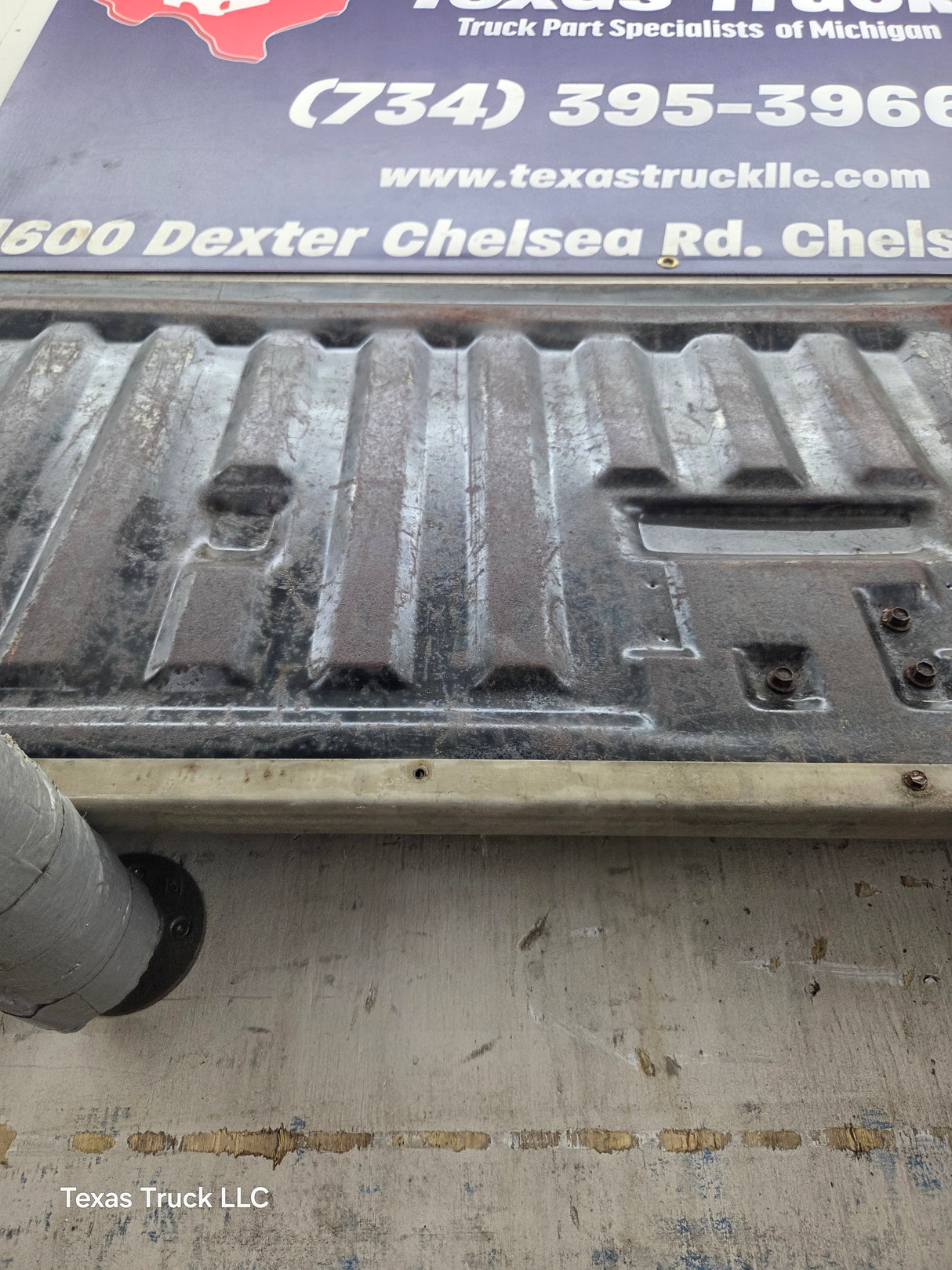 1980-1997 Bullnose / Bricknose / OBS Ford F100 F150 F250 F350 Tailgate *DAMAGE